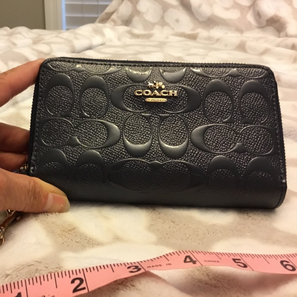 NWOT Navy Blue Patent Leather Coach Wristlet